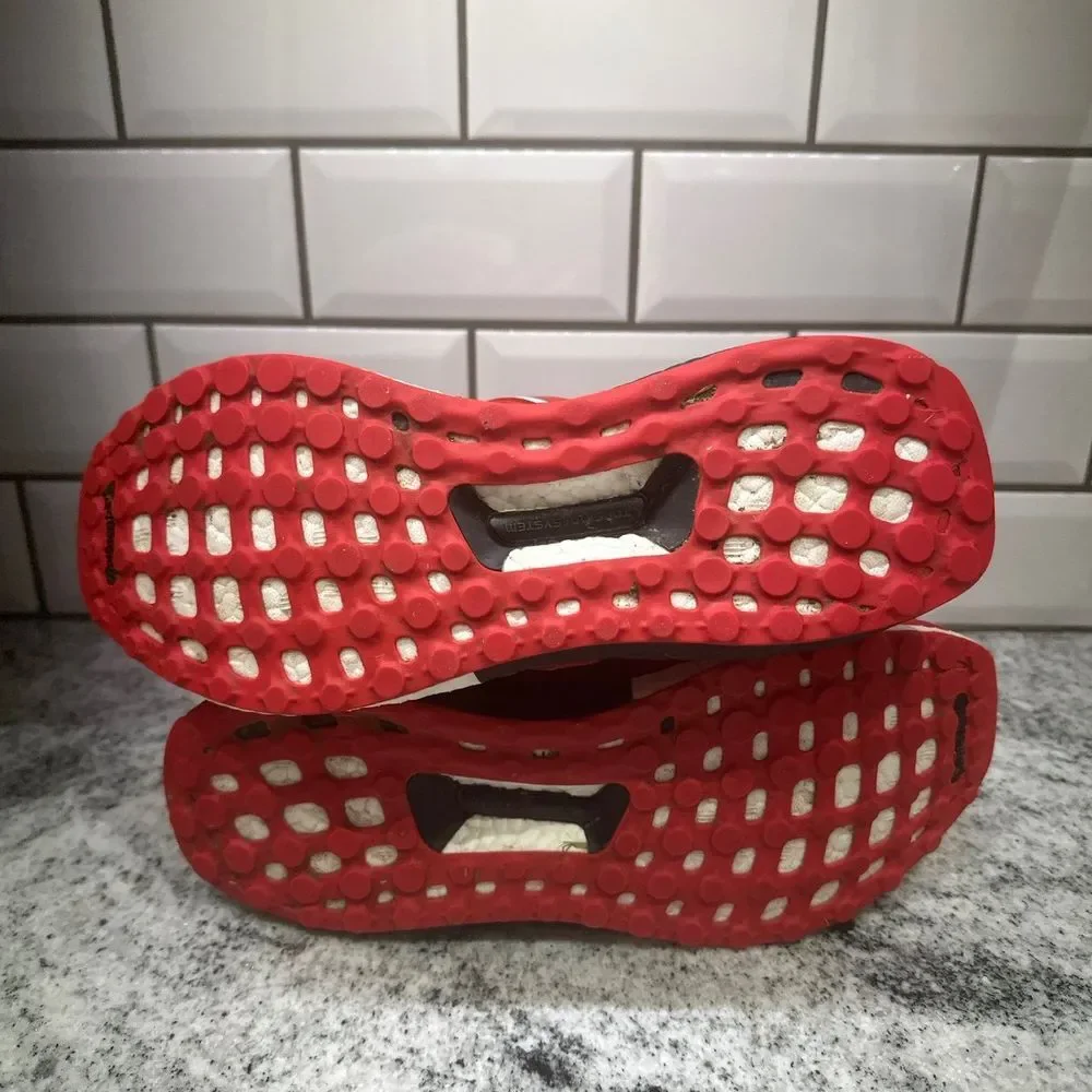 Adidas Boost RED Montréal Size 7.5 Men's‎